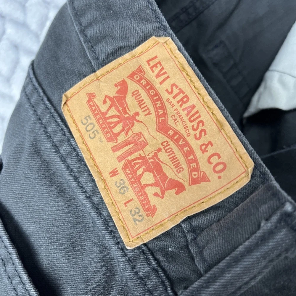 LEVIS 505 Chino Pants Mens 36x32 Gray Regular Straight Leg Jeans White Tab